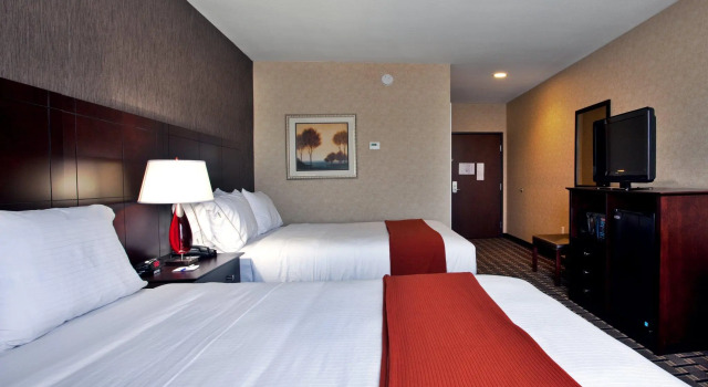 Четырёхместный номер Standard Holiday Inn Express Amite by IHG