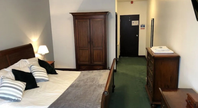 Clee Hotel