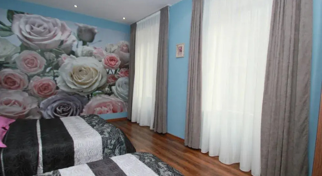 Rose Apartment in Tbilisi, Забронировать Апартаменты/квартира Отели Веры с парковкой, рядом с Тбилисский государственный университет, Парковка