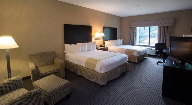 Четырёхместный номер Standard Holiday Inn St. Paul Northeast - Lake Elmo