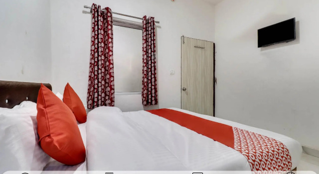 Hotel Rj18 by OYO Rooms, Забронировать Отель Отели штата Раджастхана 3 звезды, 3*