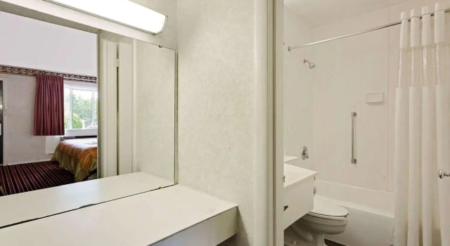 Knights Inn Madison Heights, Buchen Sie Hotel Hotels & Unterkünfte in Madison Heights, Hotel