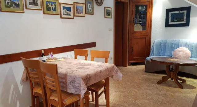 Seaview Apartment With Large Terrace Bol