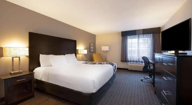 Номер Standard La Quinta by Wyndham Cleveland Macedonia