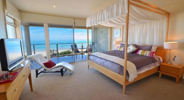 Adelaide Luxury Beach House, Book Villa Port Adelaide 