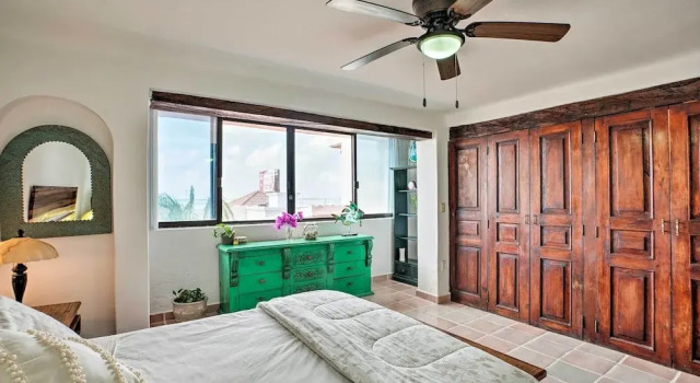Updated Oceanside Townhome w/ Pool: Walk to Beach!, Prenota Appartamento Hotel a Quintana Roo con parcheggio, Parcheggio