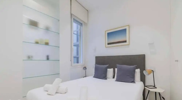 w Warm 1BR in the Vibrant Chueca Neighborhood, Book Apartment Madrid Community of Madrid, near Edificio Grassy