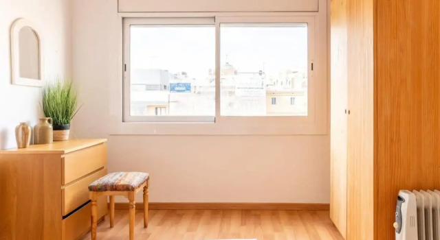 Bright and modern 4BD with terrace near Arc de Triomf, Забронировать Отель Барселона провинция Барселона, рядом с Рынок Бокерия