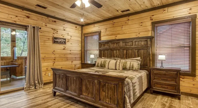 Ern823 - Eagle Falls - Great Location With Private Heated Indoor Pool! Close To Town! 3 Bedroom Cabin by RedAwning