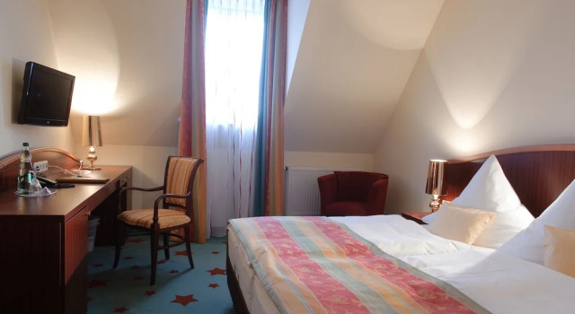 Двухместный номер Classic с видом на улицу Stadthotel Stern