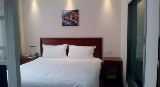 GreenTree Inn Yancheng Economic Development Zone Management Committee Express Hotel, Rezervasyon Otel Yancheng otoparklı oteller, Otopark