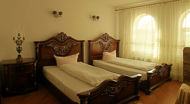 Czarny Kot My Warsaw Residence