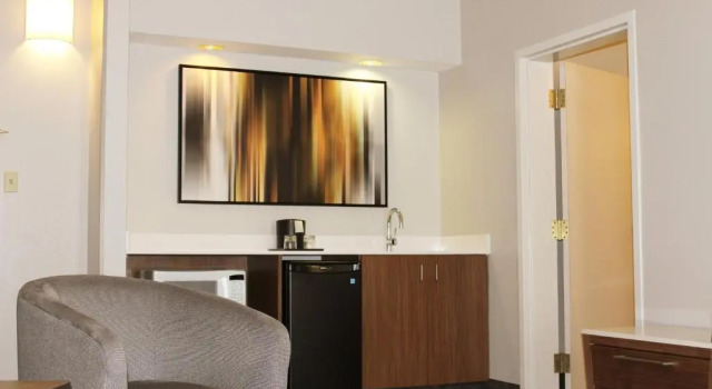 Двухместный люкс c 1 комнатой Courtyard by Marriott- Austin Round Rock