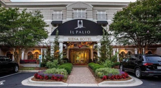 Полулюкс The Siena Hotel, Autograph Collection