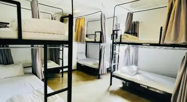 Shark Homestay, Забронировать Отель Отели Хюэ с парковкой, рядом с An Dinh Palace, Парковка