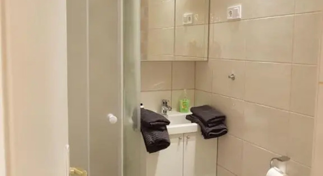 Brand New Garden Flat / Free Parking, Varaa Hotelli 14. Zugló 