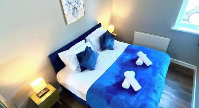 2 Bed Town Centre Free Park Wi-Fi Garden, Забронировать Апартаменты/квартира Отели Эйлсбери с парковкой, рядом с Музей графства Бакингемшир, Парковка