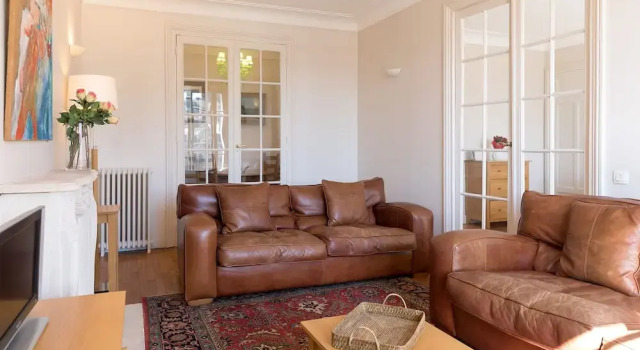 Eiffel Park Peaceful 1 Bedroom Apt Near the Eiffel Tower, Забронировать Апартаменты/квартира Париж Иль-де-Франс, рядом с Espace Nadeshiko Paris France