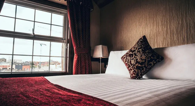 Двухместный семейный номер Standard Russell Court Hotel