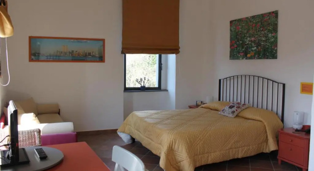 Трёхместный номер Standard Flegrea House