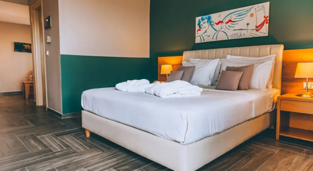 Полулюкс с балконом Apollo Resort Art Hotel