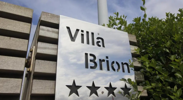Villa Brion****, Rezerwuj Willa Hotele w Bruksela z parkingiem, Parking