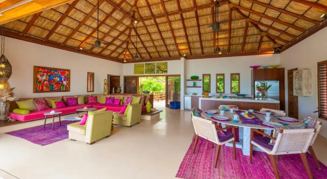 Вилла с балконом Bugam Villa