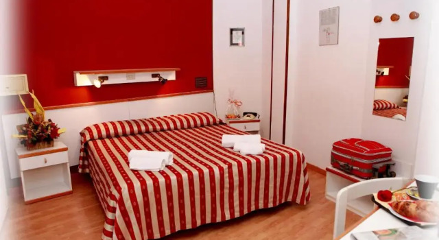 Двухместный номер Standard Hotel American
