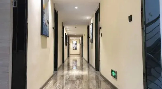 Taishan Iron Boat Seaview Hotel, Rezerwuj Hotel Hotele w Jiangmen z parkingiem, Parking