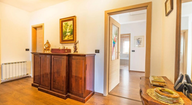 Awesome Home in Pobegi With 3 Bedrooms, Wifi and Outdoor Swimming Pool, Buchen Sie Hotel Pobegi Slowenisch Istrien