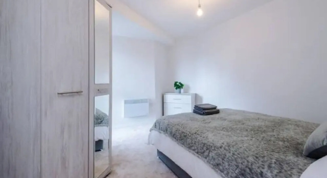 ✰Spacious & Modern 2 Bed Apt, 5 Mins from Leeds!, Забронировать Отель Отели Англии 4 звезды, 4*