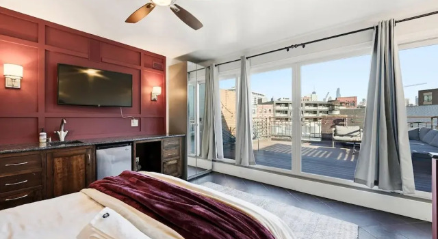 Апартаменты Modern 4-bedroom Townhouse in River West