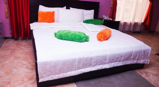 Haminton Grand Hotel, Book Hotel Ikeja 