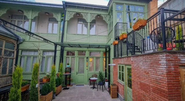 Artisan Boutique Hotel & Gallery