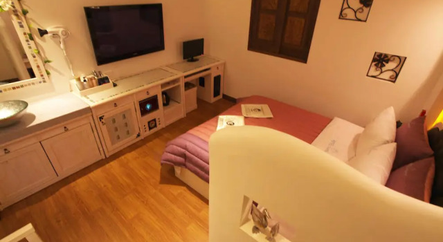 Santorini Motel, Забронировать Мотель Отели Тэджна с парковкой, рядом с Железнодорожный вокзал Тэджон, Парковка