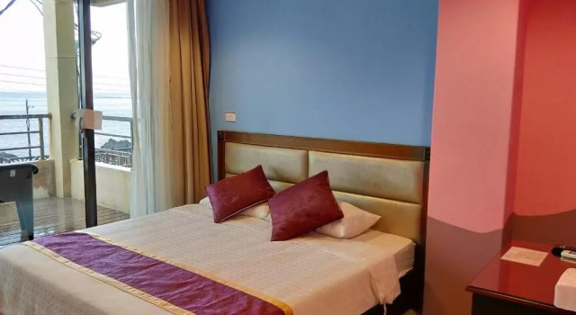Двухместный номер Standard с балконом и с видом на море Two Fish Homestay