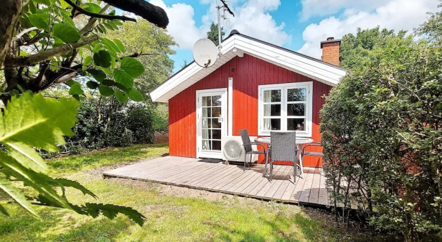 Коттедж Pretty Cottage in Hemmet near Sea