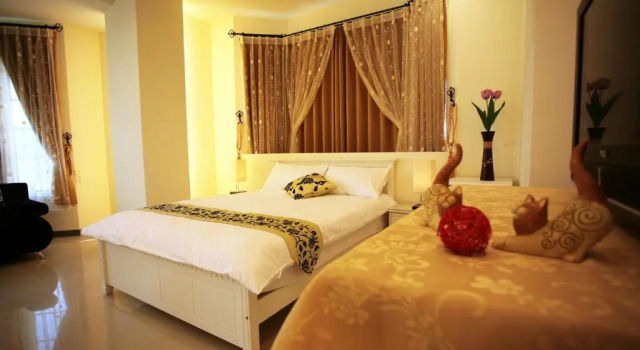 Четырёхместный номер Deluxe Lyon B&B