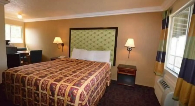 Lamplighter Motel