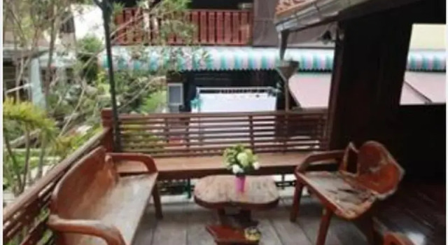 Ruan Amphawa(เรือน อัมพวา)