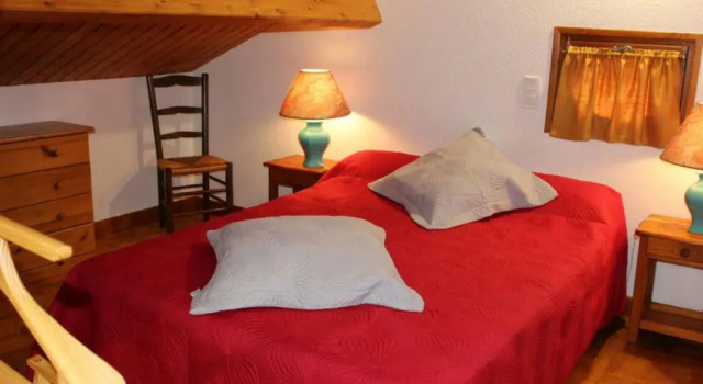 Gite Tursac, 2 pièces, 2 personnes - FR-1-616-131, Rezerwuj Hotel Tursac Akwitania
