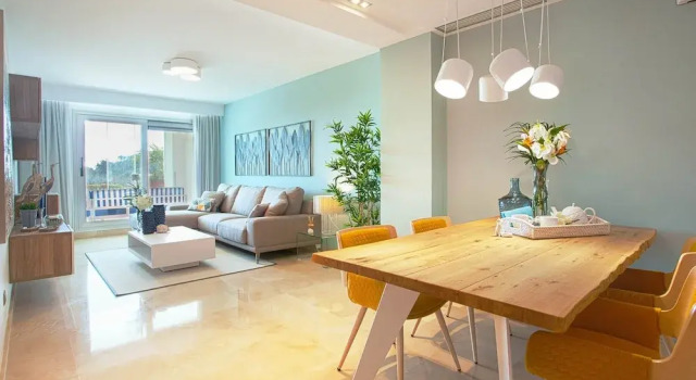 Modern Apartment With Pool