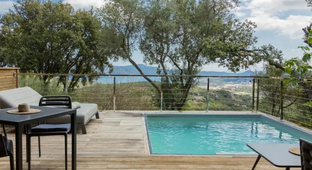 Люкс Prestige Swim Lodge Hotel Porto Vecchio