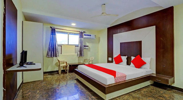 Люкс Standard FabHotel Chamiers Park