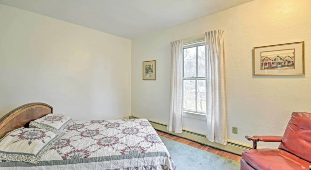 Апартаменты с 4 комнатами Apt on Vineyard Haven Near Nantucket Sound!