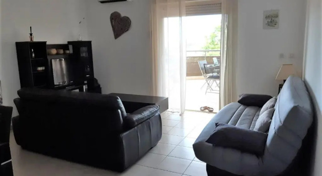 Superbe appartement avec parking privé, proche commerces et mer, Varaa Huoneisto  