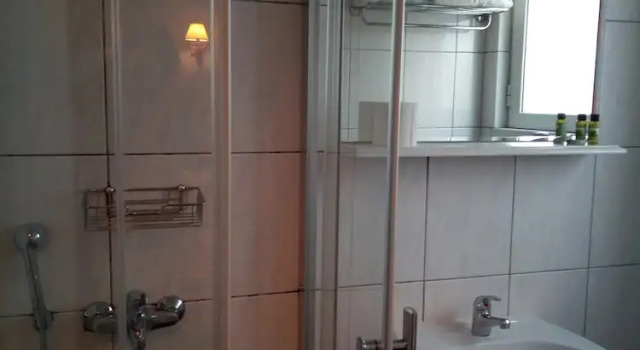 Трёхместный номер Standard с балконом Zappion Hotel