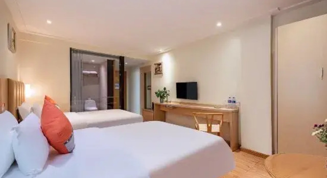 Red Lantern Traders Hotel