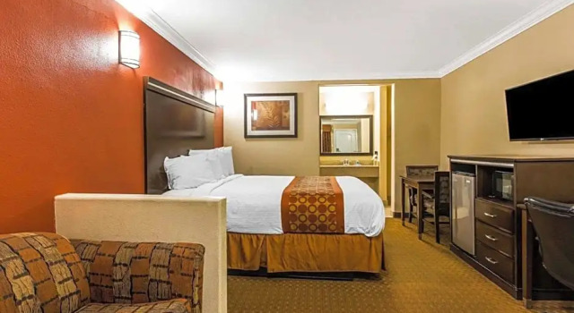 Двухместный люкс Rodeway Inn & Suites Corona