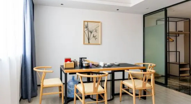 Люкс Comfort Dalang YDS  Hotel